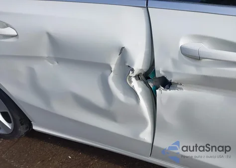 2016 Mercedes-Benz Cla 250 z USA, uszkodzony, nr VIN WDDSJ4EB5GN306735